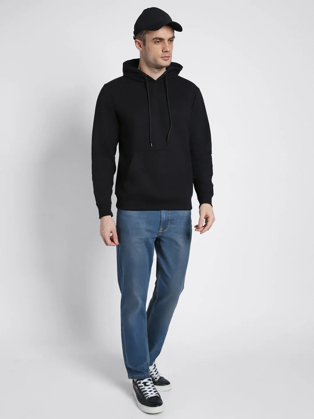 Men's Black Solid Hooded Sweatshirt